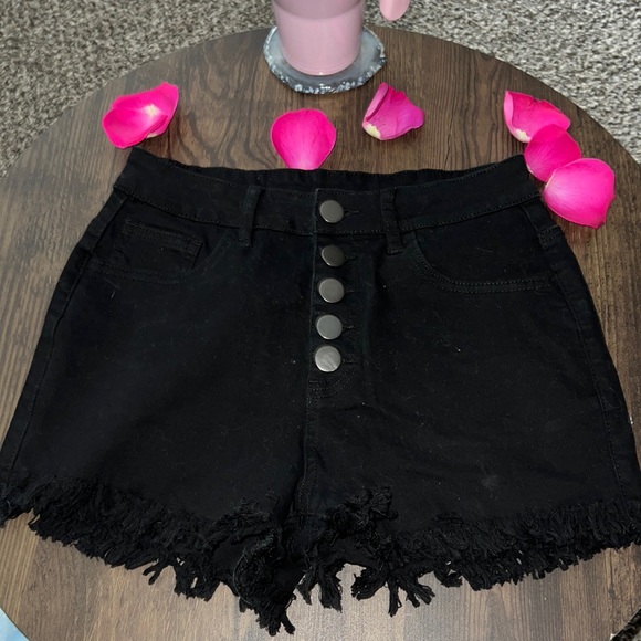 Button up black shorts - Picture 1 of 3